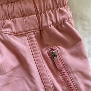 lululemon Tracker Low-Rise Lined Short 4”